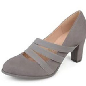 NWOT Journee Collection Women's Comfort Loren Pump Gray Vegan Suede size 9